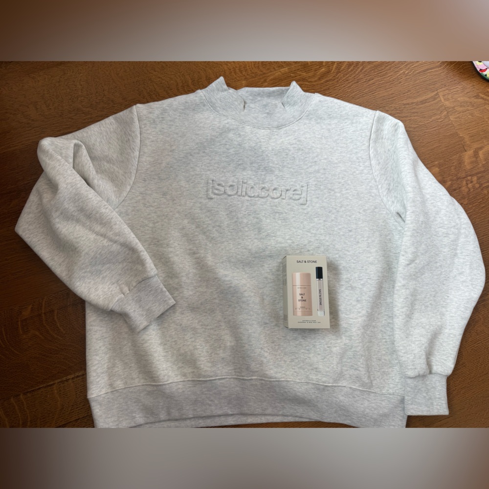 Solidcore Solidays Mockneck Crewneck Sweatshirt - Medium M